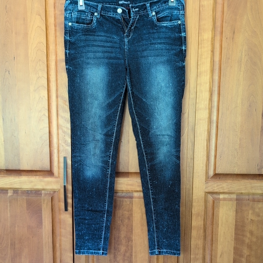 Wallflower Black Skinny Jeans with Modern Distressed Style